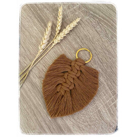 Μπομπονιέρα Βάπτισης Φύλλο Μακραμέ Μπρελόκ Caramel