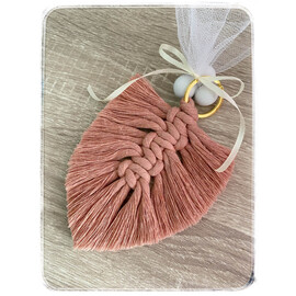 Μπομπονιέρα Βάπτισης Φύλλο Μακραμέ Μπρελόκ Blush