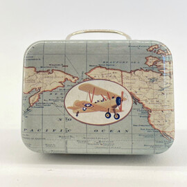 Μπομπονιέρα Βάπτισης Μεταλλικό Βαλιτσάκι Με Θέμα Ταξίδι Αεροπλανάκι