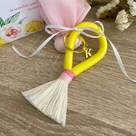 Μπομπονιέρα Βάπτισης Μακραμέ Μπρελόκ Με Μονόγραμμα TS280