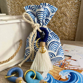 Μπομπονιέρα Πουγκί Μπλε Κύματα Με Μακραμέ Μπρελόκ Άγκυρα