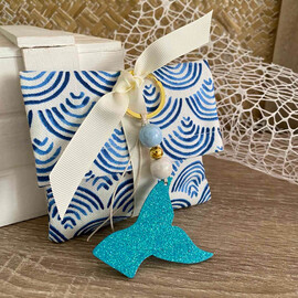 Μπομπονιέρα Πουγκί Μπλε Κύματα Με Μπρελόκ Ουρά Γοργόνας