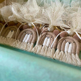 Κέρασμα Γέννας Μπρελόκ Μακραμέ Αρκουδάκι