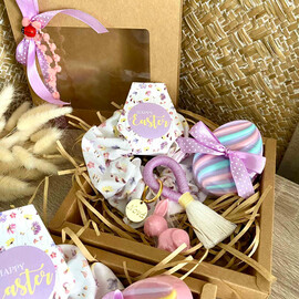 Πασχαλινό Σετ Δώρου Με Scrunchie Μακραμέ Μπρελόκ Και Σαπουνάκια