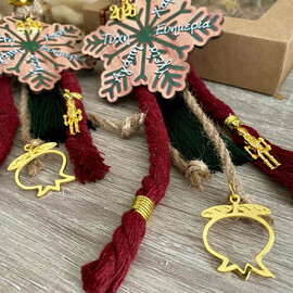 Γούρι 2026  Ξύλινη Χιονονιφάδα Με Ευχές