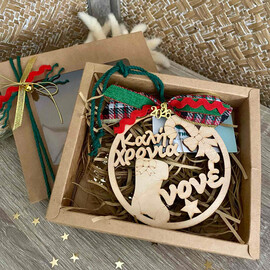 Γούρι 2026 Ξύλινο Χριστουγεννιάτικο Στολίδι Καλή Χρονιά Νονέ