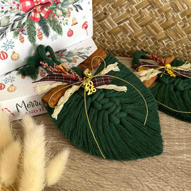 Γούρι 2026 Μακραμέ Φύλλο Κρεμαστό Κυπαρισσί