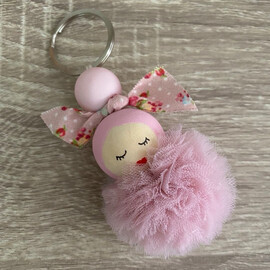 Κέρασμα Γέννας Μπρελόκ Κοριτσάκι Με Πον Πον