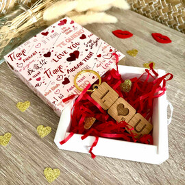 Ξύλινο Μπρελόκ Αγίου Βαλεντίνου Scrabble “I Love U”