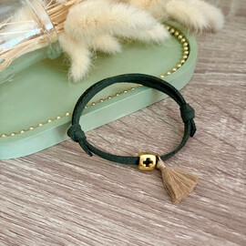 Μαρτυρικά Βάπτισης Βραχιολάκια Σουέτ Με Σταυρουδάκι Και Φούντα