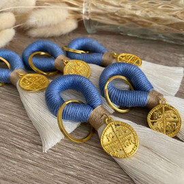 Μαρτυρικά Βάπτισης Μακραμέ Μπρελόκ Μπλε Αποχρώσεις Με Αγιοκωνσταντινάτο