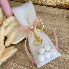 Μπομπονιέρα Βάπτισης Τούλινη Με Μπρελόκ Κύκνο