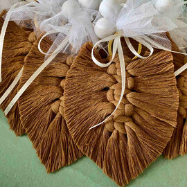 Μπομπονιέρα Βάπτισης Φύλλο Μακραμέ Μπρελόκ Caramel