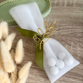 Μπομπονιέρα Γάμου Τούλι Με Μεταλλικό Κλαδί Ελιάς