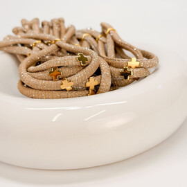 Μαρτυρικό Βραχιόλι Celfie & Co J-11 | Μπεζ Κορδόνι με Ασημοκλωστή & Επιχρυσωμένος Σταυρός