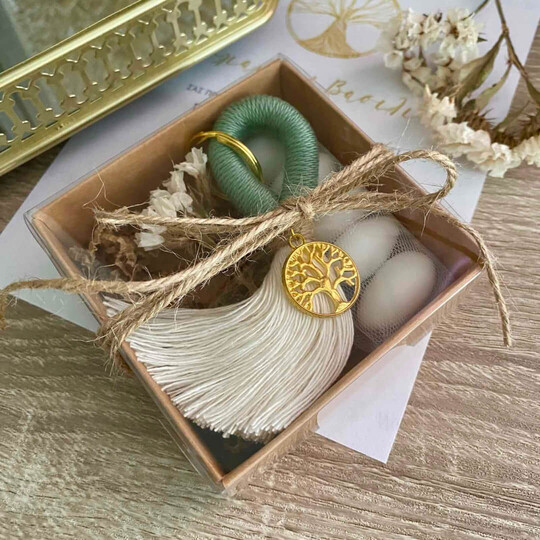 Μπομπονιέρα Γάμου Μακραμέ Μπρελόκ Δέντρο Της Ζωής Σε Κουτάκι