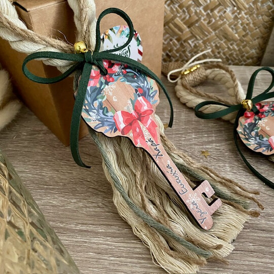 Γούρι 2026 Ξύλινο Κλειδί Με Ευχές Γούρι 2026 Ξύλινο Κλειδί Με Ευχές