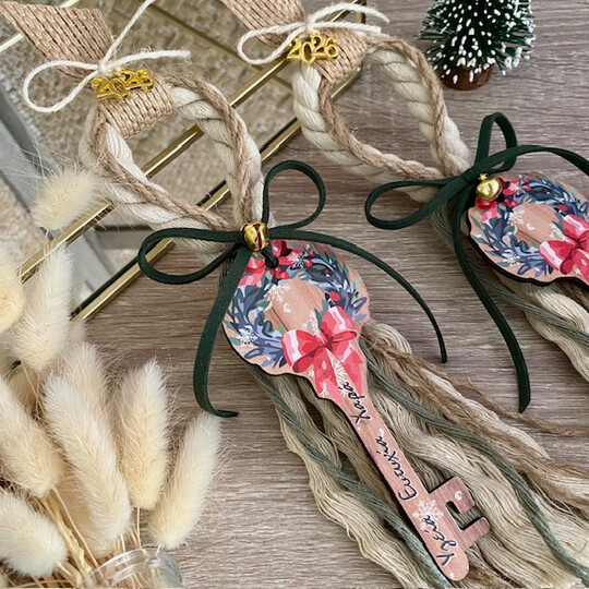 Γούρι 2026 Ξύλινο Κλειδί Με Ευχές Γούρι 2026 Ξύλινο Κλειδί Με Ευχές