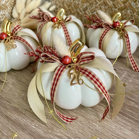 Γούρι 2026 Λευκή Κεραμική Κολοκύθα Γούρι 2026 Λευκή Κεραμική Κολοκύθα