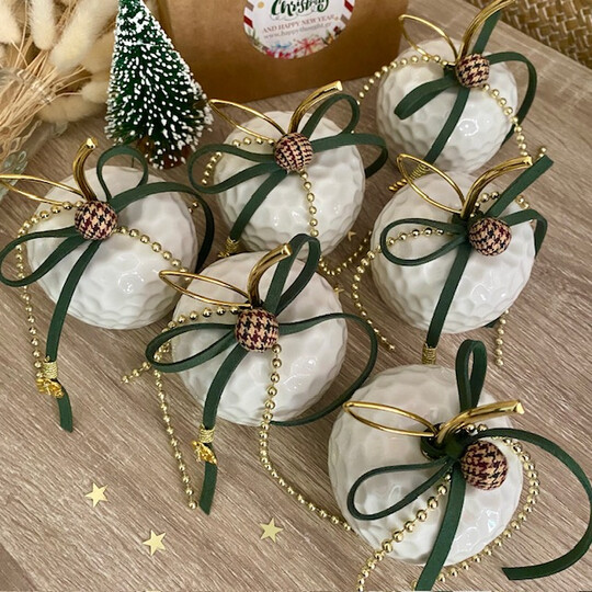 Γούρι 2026 Λευκό Πορσελάνινο Διακοσμητικό Μήλο Γούρι 2026 Λευκό Πορσελάνινο Διακοσμητικό Μήλο