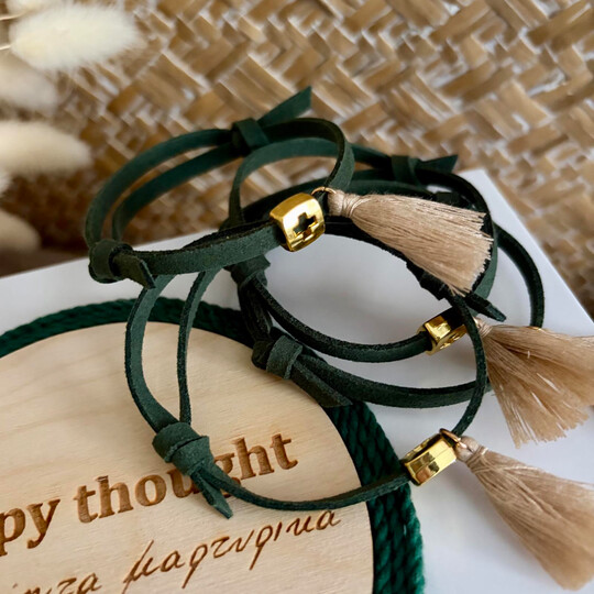 Μαρτυρικά Βάπτισης Βραχιολάκια Σουέτ Με Σταυρουδάκι Και Φούντα