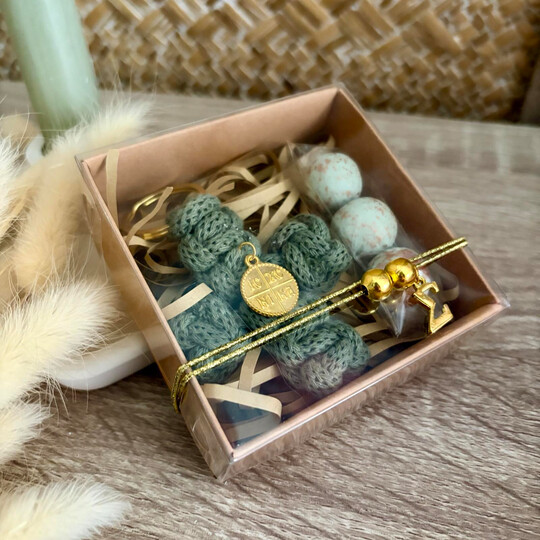 Μπομπονιέρα Βάπτισης Μακραμέ Σταυρός Μπρελόκ Σε Κουτάκι