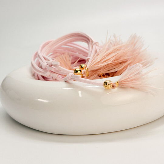 Μαρτυρικό Βραχιόλι Celfie & Co T-82 | Ροζ Σουέτ Κορδόνι με Επιχρυσωμένο Σταυρό & Φτερό